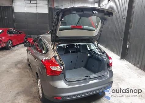 2012 Ford Focus Se z USA, uszkodzony, nr VIN 1FAHP3K22CL394088